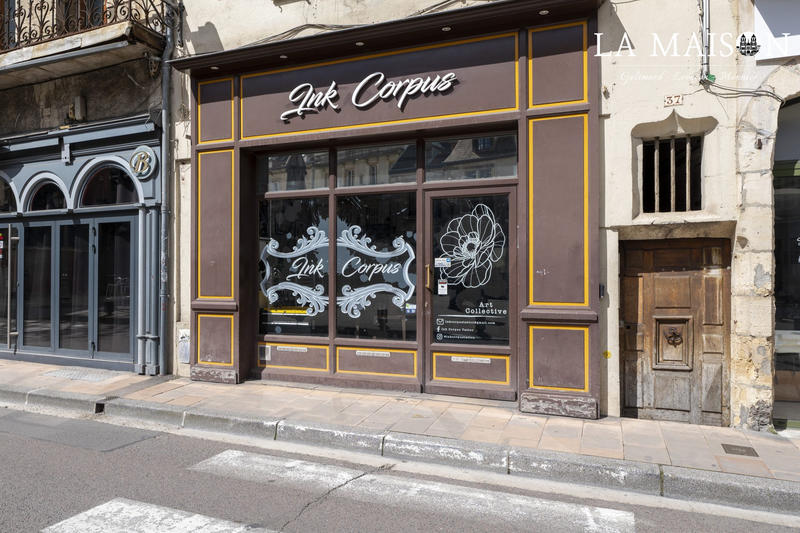 Local commercial - 75 m² - 4 pièces