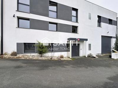 Local commercial - 284 m² - 11 pièces