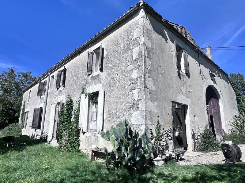 Maison traditionnelle - 181 m² - 15 pièces