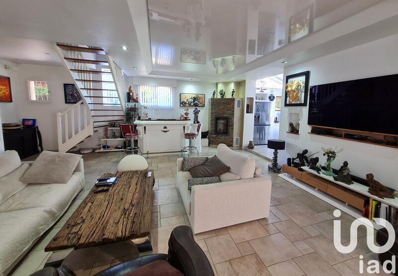 Maison - 141 m² - 5 pièces