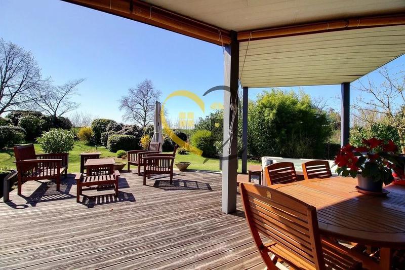 Villa - 176 m² - 6 pièces