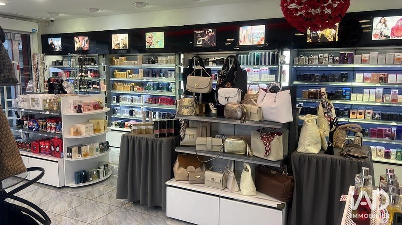 Local commercial - 102 m²