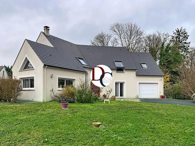 Maison - 210 m² - 6 pièces