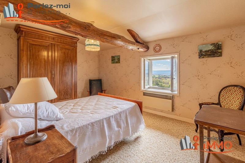 Maison - 185 m² - 8 pièces