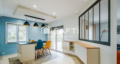 Maison - 249 m² - 11 pièces