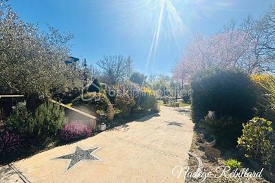 Propriété - 200 m² - 9 pièces