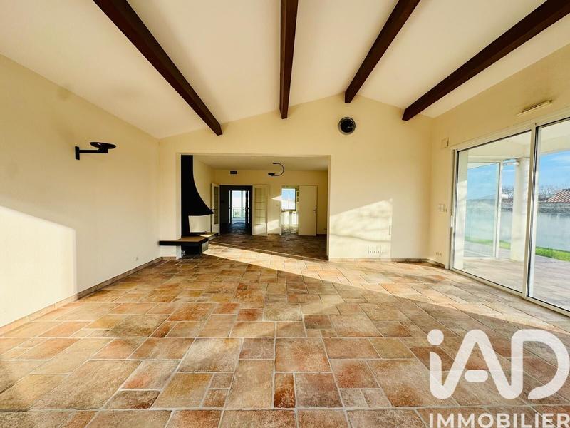 Maison - 255 m² - 9 pièces