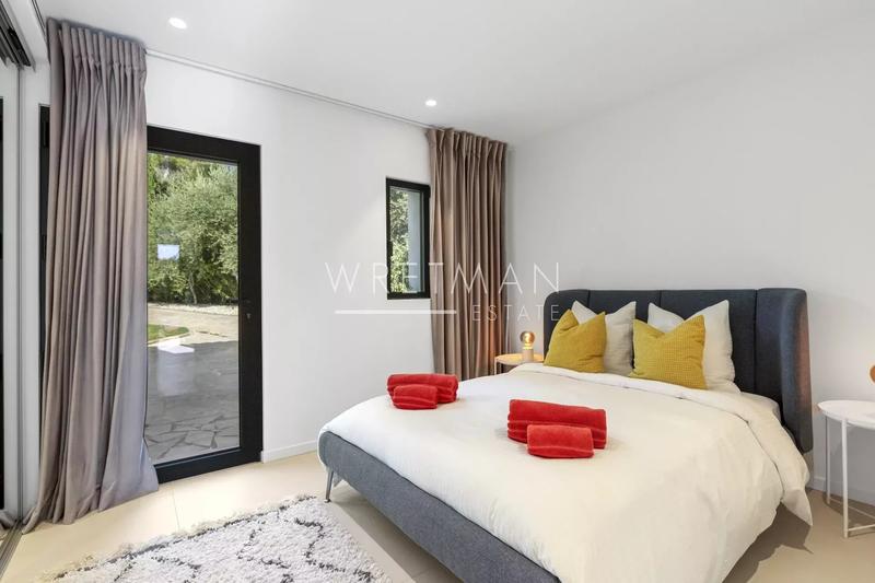 Villa - 220 m² - 6 pièces