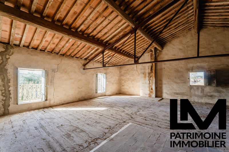 Maison - 325 m² - 6 pièces