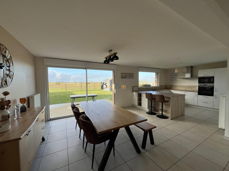 Maison - 90 m² - 5 pièces