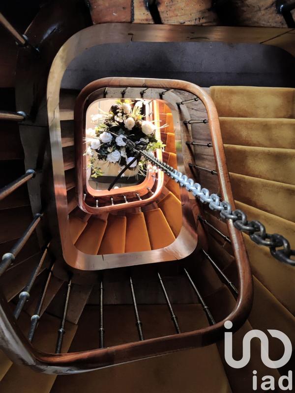 Maison - 186 m² - 8 pièces