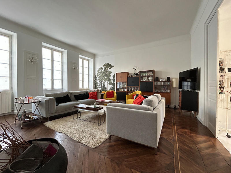 Maison - 293 m² - 10 pièces