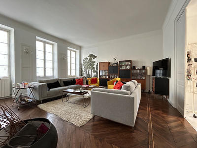 Maison - 293 m² - 10 pièces