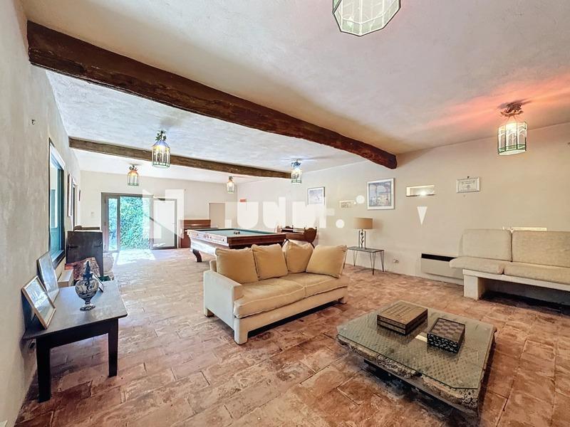 Propriété - 650 m² - 14 pièces