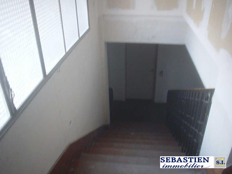 Loft - 100 m² - 5 pièces