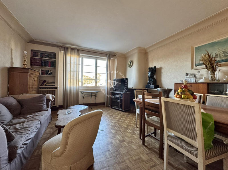 Maison - 171 m² - 7 pièces