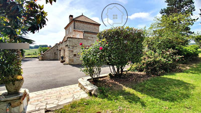 Maison - 217 m² - 5 pièces