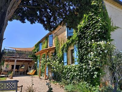 Maison - 397 m² - 16 pièces