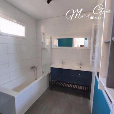 Maison - 198 m² - 8 pièces