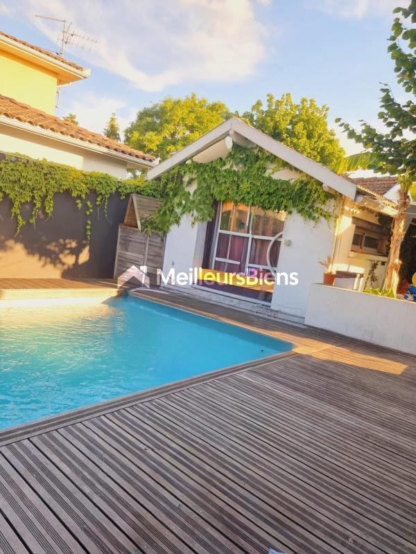 Maison - 140 m² - 5 pièces