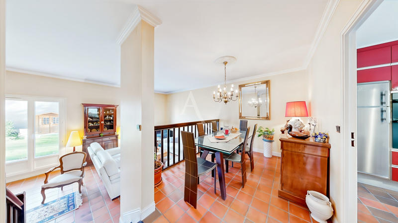 Maison - 134 m² - 7 pièces