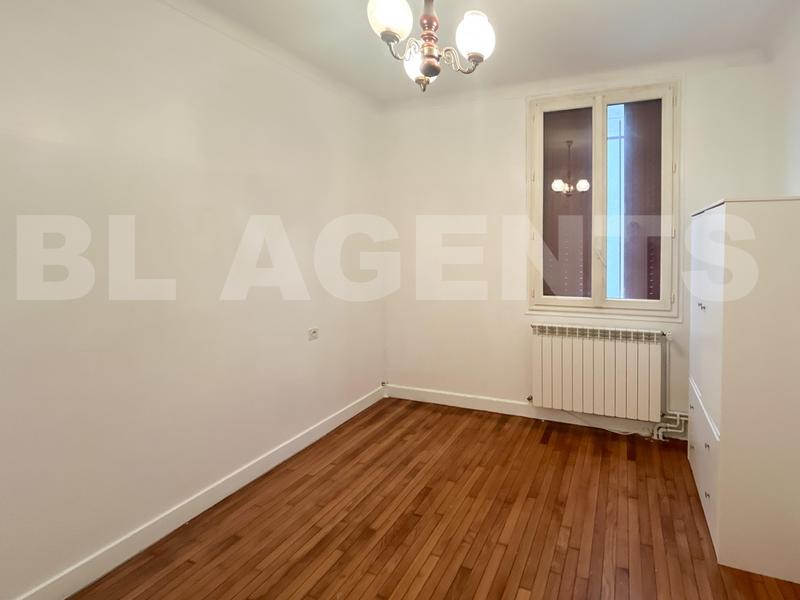 Maison de ville - 263 m² - 9 pièces