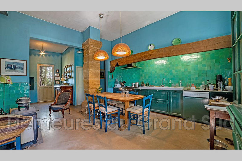 Bastide - 450 m² - 12 pièces