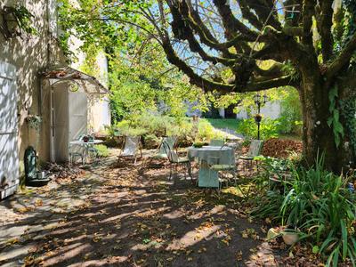 Propriété - 250 m² - 8 pièces