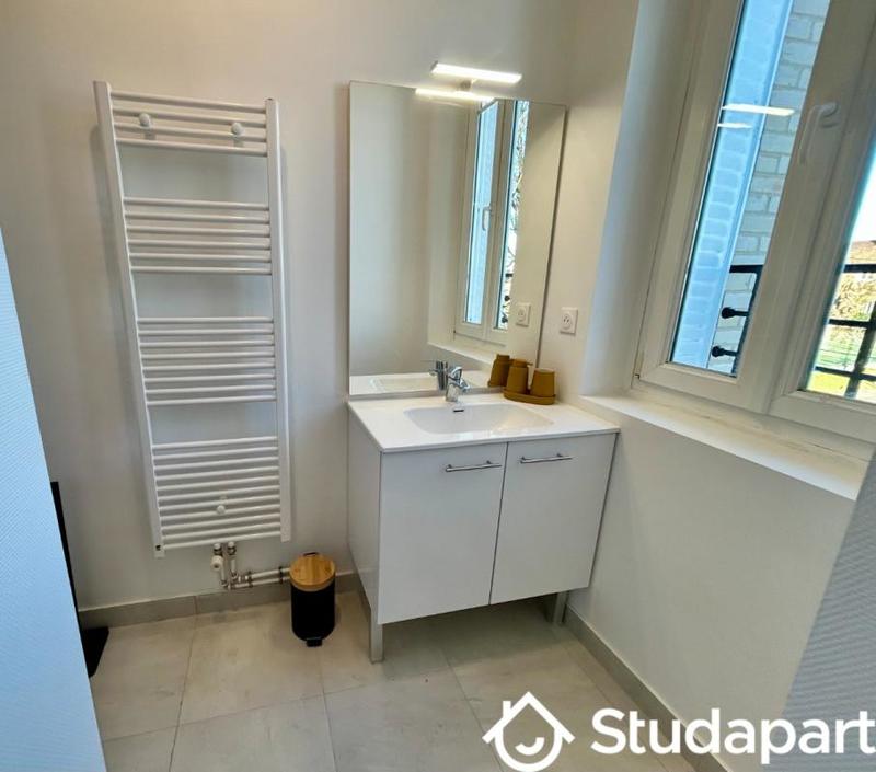 Chambre - 13 m² - 1 pièce