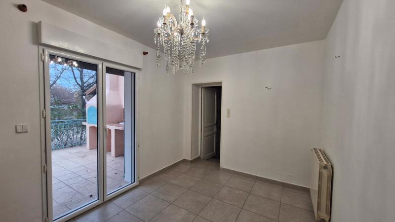 Maison - 202 m² - 6 pièces