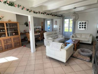 Maison - 218 m² - 7 pièces