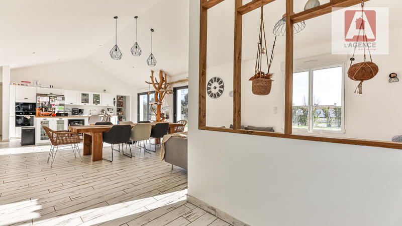 Maison - 140 m² - 5 pièces