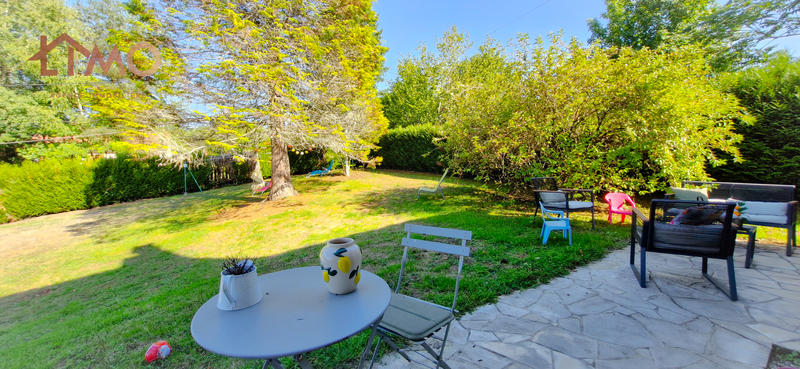 Maison traditionnelle - 166 m² - 8 pièces