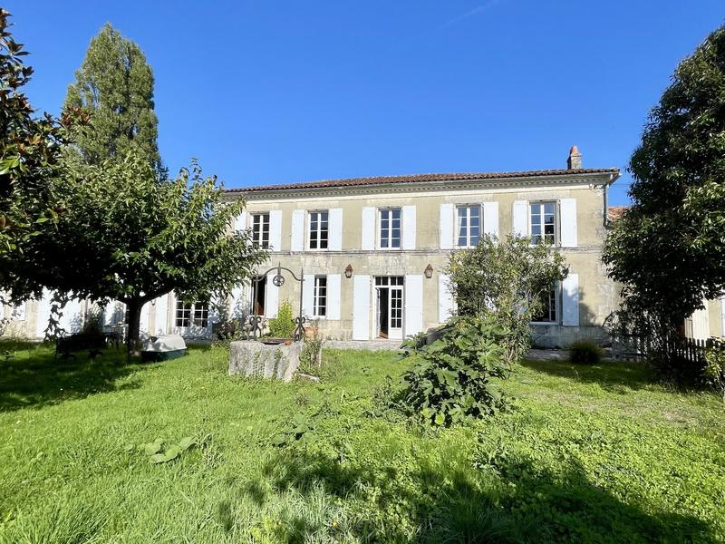 Maison - 433 m² - 10 pièces