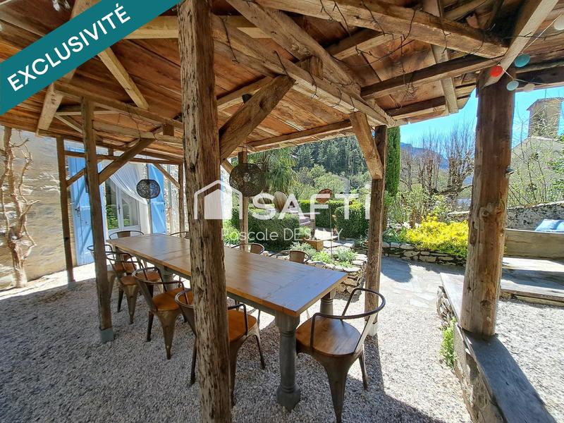 Maison - 265 m² - 8 pièces