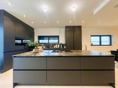 Maison contemporaine - 218 m² - 7 pièces