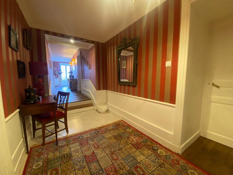 Maison - 552 m² - 17 pièces