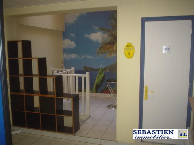 Local commercial - 76 m² - 6 pièces