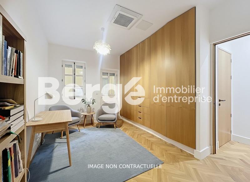 Bureau - 130 m² - 4 pièces