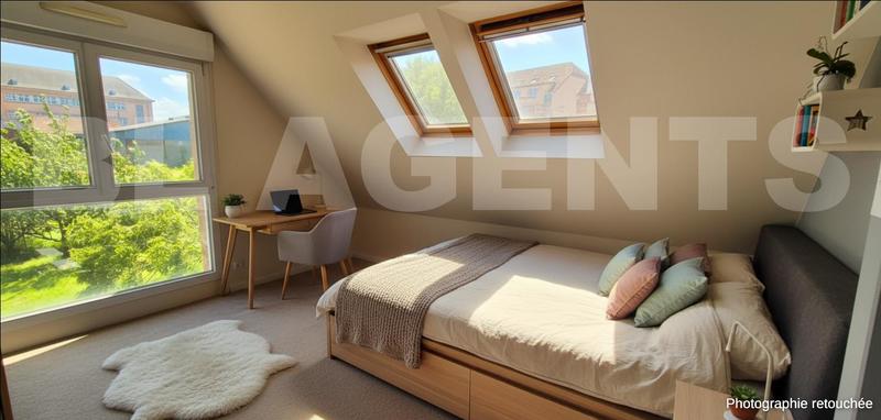 Maison - 222 m² - 8 pièces