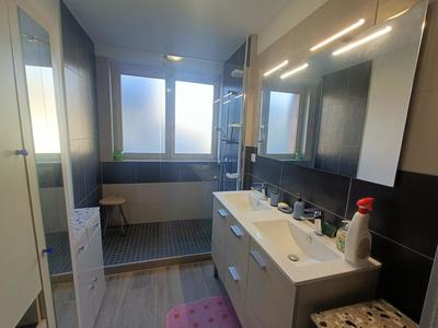 Appartement - 99 m² - 4 pièces