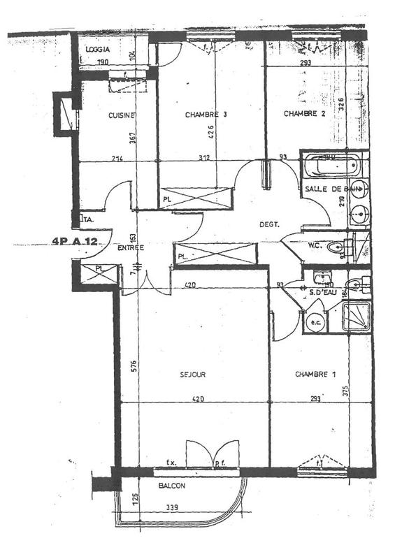 Appartement - 90 m² - 4 pièces