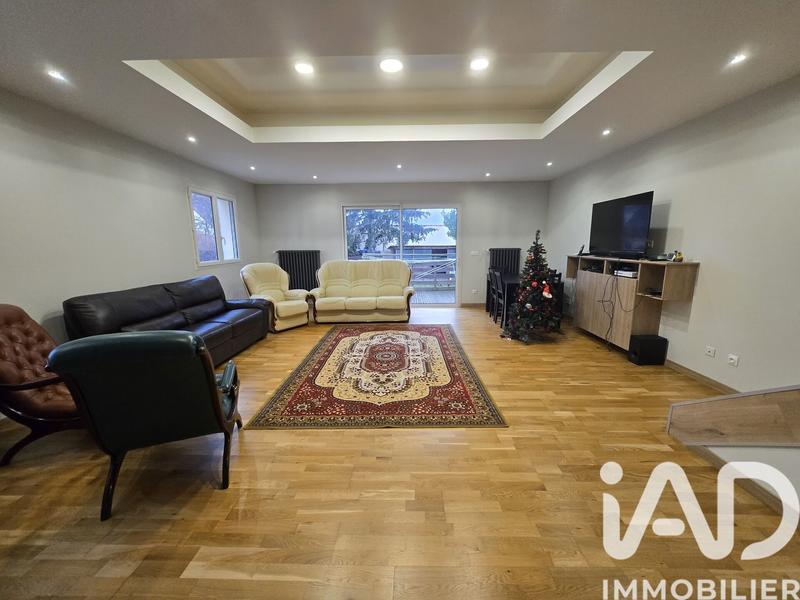 Maison - 162 m² - 10 pièces