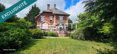 Maison - 280 m² - 10 pièces