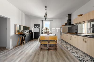 Maison - 234 m² - 8 pièces