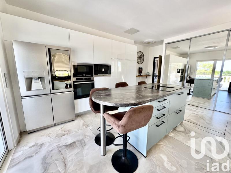 Maison - 225 m² - 7 pièces