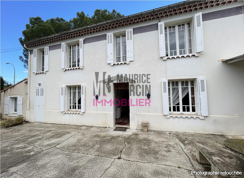 Maison - 260 m² - 7 pièces