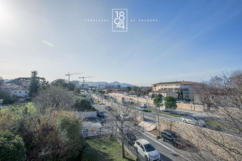 Appartement - 85 m² - 4 pièces