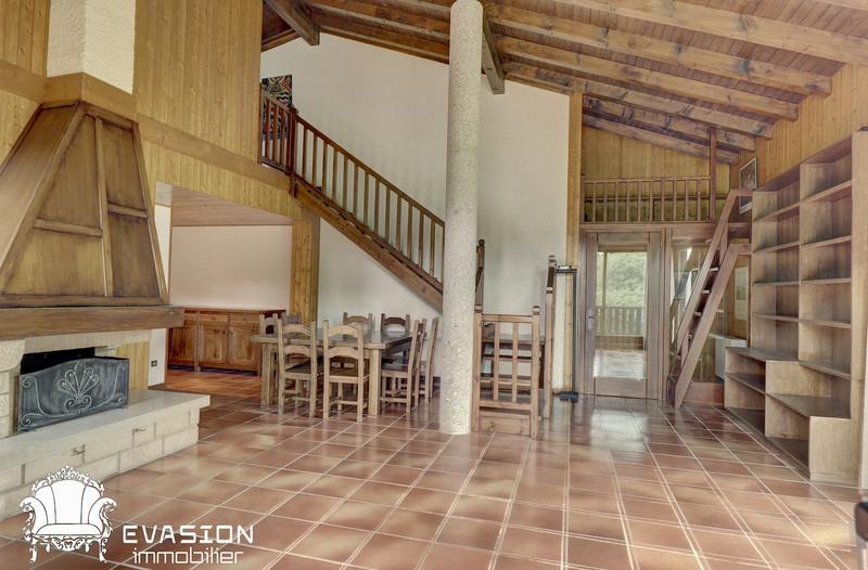 Châlet - 200 m² - 8 pièces