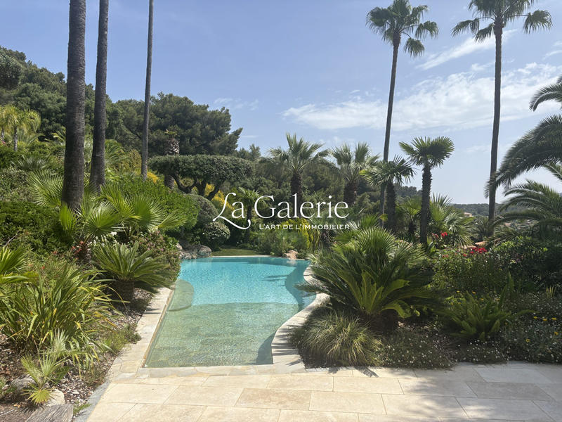 Villa - 360 m² - 9 pièces